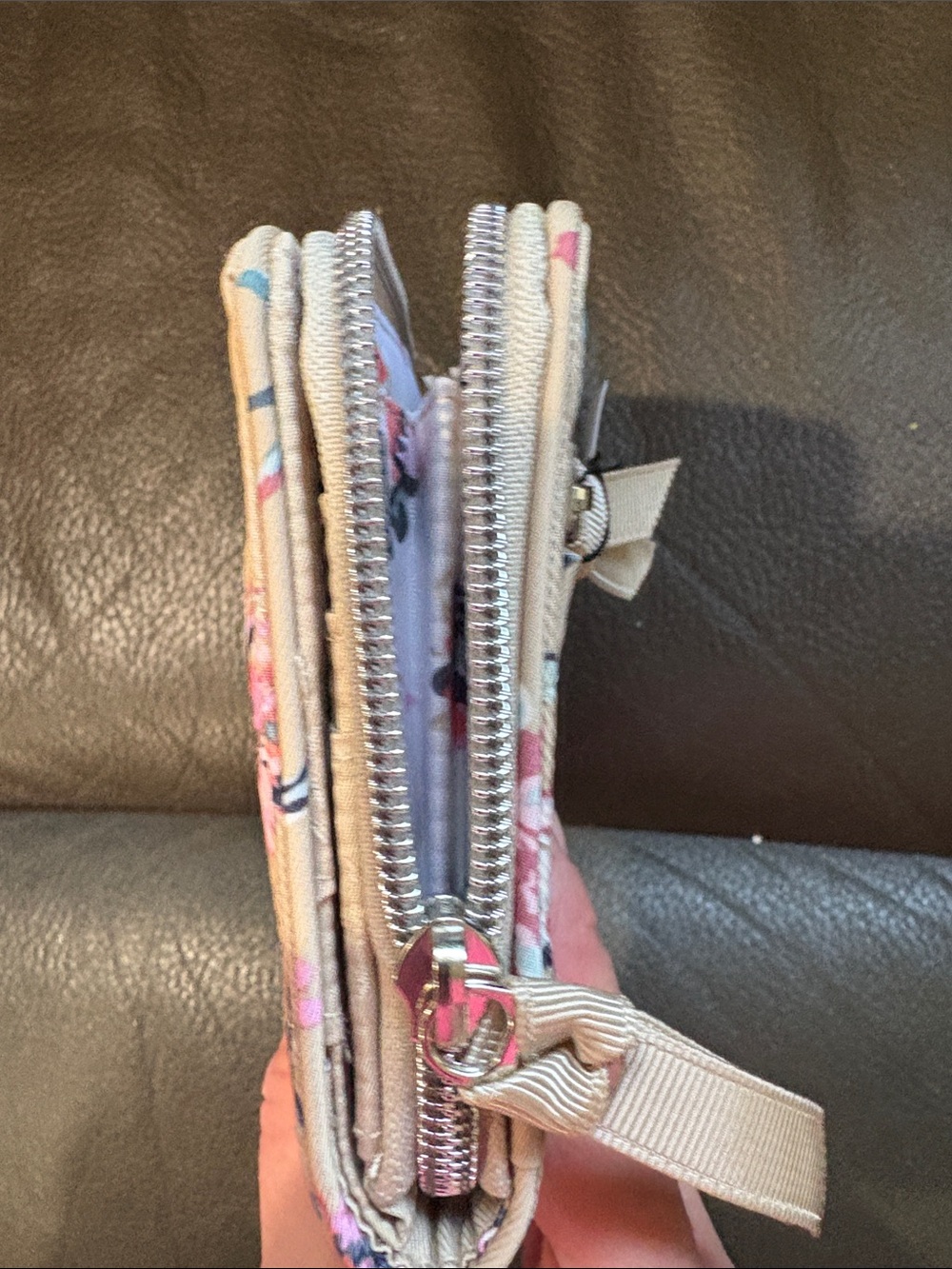 Vera Bradley RFID Turnlock wallet in strawflowers - Picture 7 of 8